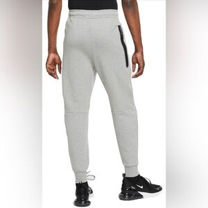 Men’s Nike Tech Fleece Joggers Size XS